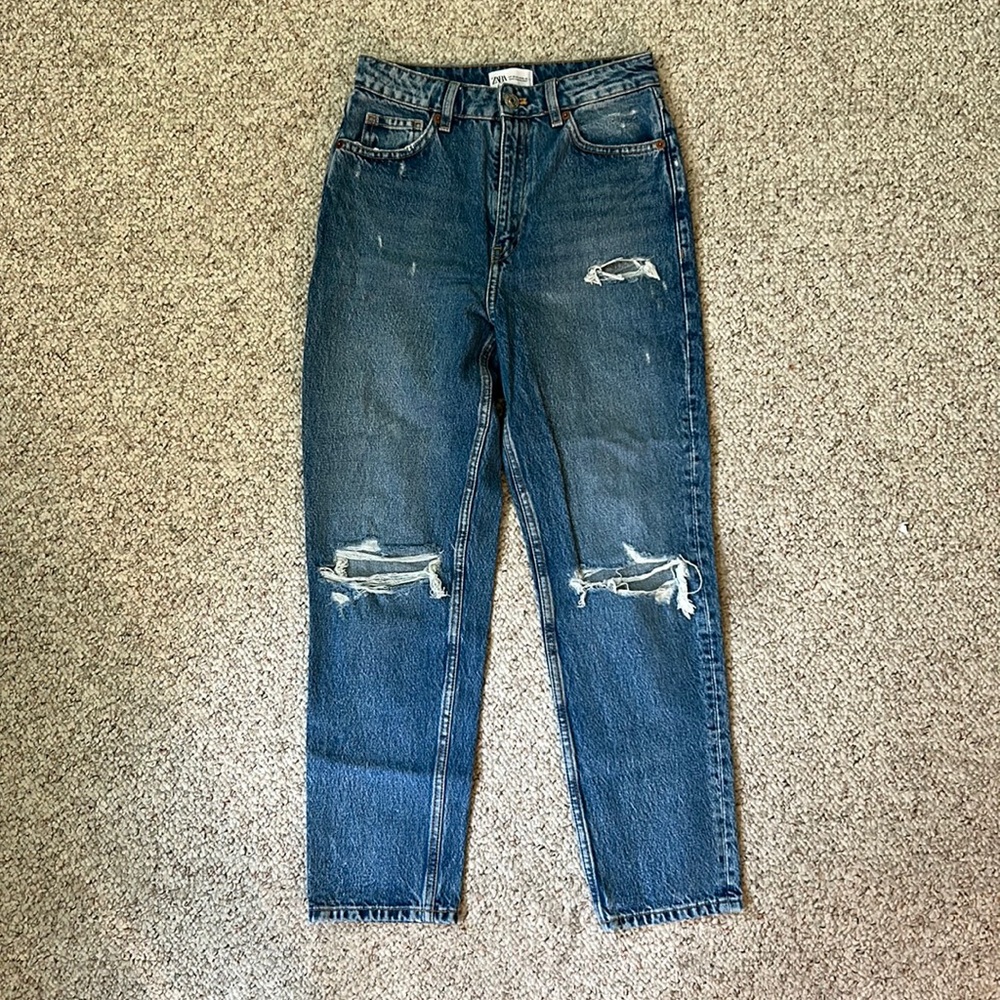 Zara Ripped Jeans size US 4 like New Worn Once